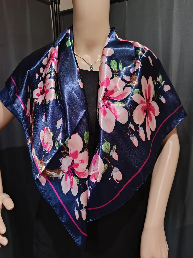 Foulard carré, Bleu nuit rose.